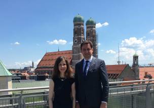 Justizminister Georg Eisenreich mit der Präsidentin des Amtsgerichts München Beate Ehrt Justizminister Georg Eisenreich mit der Präsidentin des Amtsgerichts München Beate Ehrt