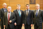 v. l.: Leitender Oberstaatsanwalt der StA Traunstein, Wolfgang Giese, MdL Klaus Steiner, Bayerns Justizminister Bausback, Landrat Siegfried Walch, Präsident LG Traunstein, Dr. Rupert Stadler v. l.: Leitender Oberstaatsanwalt der StA Traunstein, Wolfgang Giese, MdL Klaus Steiner, Bayerns Justizminister Bausback, Landrat Siegfried Walch, Präsident LG Traunstein, Dr. Rupert Stadler