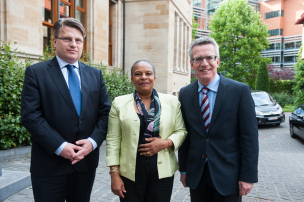 v.l.: Bayerns Justizminister Bausback, Christiane Taubira, Justizministerin der Französischen Republik, Bundesinnenminister Dr. Thomas de Maizière © fk/ph