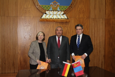 Gespräch mit dem Präsidenten des Obersten Gerichts der Mongolei und der Vorsitzenden der Hanns-Seidel-Stiftung, Frau Staatsministerin a. D. Ursula Männle