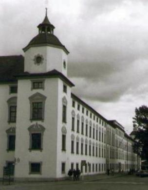 Residenz 1 275x354 Residenz 1 275x354