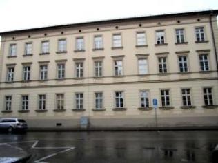 Foto von 2012 mit der Ansicht des Gebäudes von der Königstraße aus. Foto von 2012 mit der Ansicht des Gebäudes von der Königstraße aus.