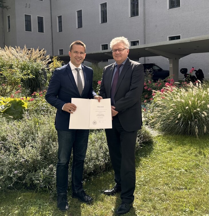 Dr. Christoph Kern Und Dr. Franz Gürtler _präsident Des Landgerichts Augsburg