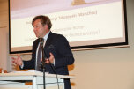 Prof. Dr. Taborowski referiert Prof. Dr. Taborowski referiert