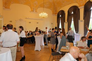 Feier im gelben Saal