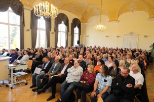 Zahlreiche Schöffinnen und Schöffen sind der Einladung gefolgt.