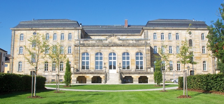 Justizgebäude II in der Wilhelminenstraße