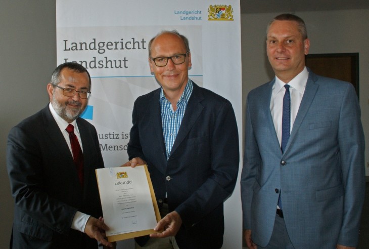 Handelsrichter Im Amt Bestätigt