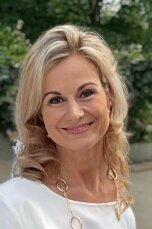 Dr. Verena van der Auwera