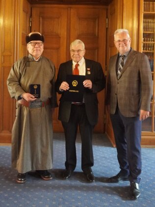 Botschafter S.e. Mandakhbileg Birvaa _hr. Kajuth _olg-präsident Dr. Dickert Botschafter S.e. Mandakhbileg Birvaa _hr. Kajuth _olg-präsident Dr. Dickert
