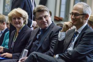 v.l.: Prof. Monika Grütters, Bayerns Justizminister Bausback und Prof. Dr. Christoph Schäublin v.l.: Prof. Monika Grütters, Bayerns Justizminister Bausback und Prof. Dr. Christoph Schäublin