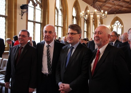 v.l.: Ltd. Oberstaatsanwalt StA Amberg Joachim Diesch, Präsident des Landgerichts Amberg Harald Riedl, Bayerns Justizminister Bausback, scheidender Präsident des Landgerichts Amberg Dr. Wolfgang Schmalzbauer v.l.: Ltd. Oberstaatsanwalt StA Amberg Joachim Diesch, Präsident des Landgerichts Amberg Harald Riedl, Bayerns Justizminister Bausback, scheidender Präsident des Landgerichts Amberg Dr. Wolfgang Schmalzbauer