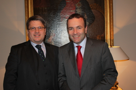 v.l.: Bayerns Justizminister Bausback und Manfred Weber, MdEP v.l.: Bayerns Justizminister Bausback und Manfred Weber, MdEP
