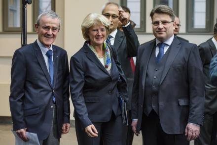v.l.: Prof. Dr. Christoph Schäublin, Prof. Monika Grütters und Bayerns Justizminister Bausback v.l.: Prof. Dr. Christoph Schäublin, Prof. Monika Grütters und Bayerns Justizminister Bausback