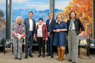 115 Foto 2 Forum Zivilprozess Der Zukunft Prof. Dr. Bettina Mielke Justizminister Georg Eisenreich Dr. Heike Neuhaus Dr. Werner Richter Sabine Fuhrmann Prof. Dr. Caroline Meller-hannich _v.l